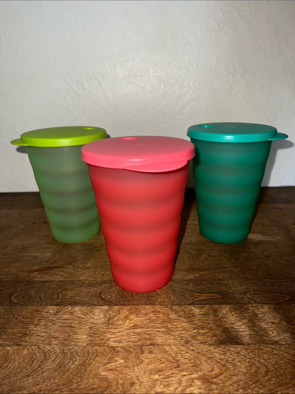Tupperware cups with lids